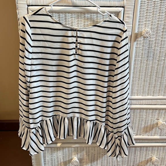 Women’s Dress Shirt - Picture 3 of 3